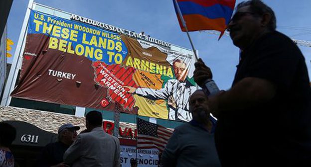 A protest action in front of the Embassy of Turkey. California, USA, April 2017. Photo: REUTERS/Mike Blake