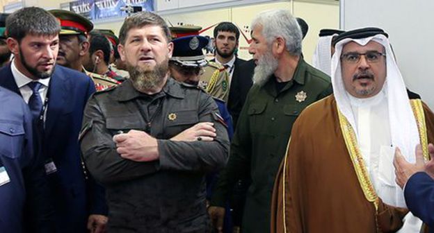 Salman bin Hamad bin Isa Al Khalifa, Crown Prince of Bahrain, and Ramzan Kadyrov (second from the left) during the visit to the International Defence Exhibition and conference in Al-Manamah. October 28, 2019. Photo: REUTERS/Hamad I Mohammed