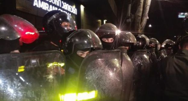 Policemen at the "Amirani" Cinema. Photo by Inna Kukudzhanova for the Caucasian Knot