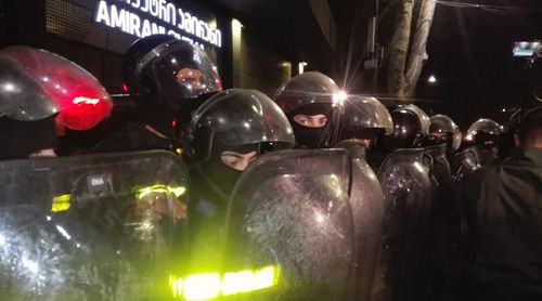 Policemen at the "Amirani" Cinema. Photo by Inna Kukudzhanova for the Caucasian Knot