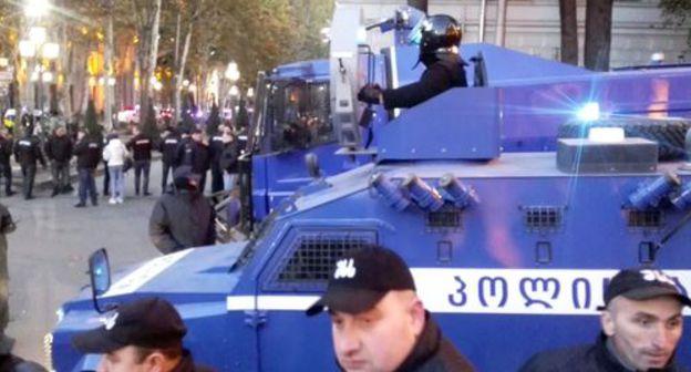 Policemen and special forces vehicles during dispersal of a rally at the parliament building in Tbilisi. Photo by Inna Kukudjanova for the Caucasian Knot