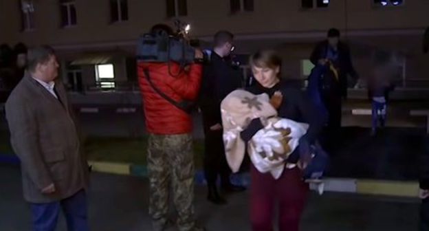 Children returned from Iraq to Russia. Screenshot from video posted by 'Grozny' ChGTRK, https://www.youtube.com/watch?time_continue=120&v=o-NCkBRMVx0&feature=emb_logo