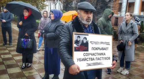 Picket of Murtazali Gasanguseinov and his supporters. Photo by Ilyas Kapiev for the Caucasian Knot