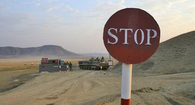 A checkpoint. Photo: REUTERS/Abdula Magomedov/NewsTeam