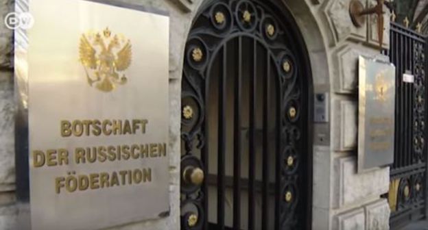 Russian Embassy in Berlin. Screenshot from Youtube video posted by Deutsche Welle in Russia, https://www.youtube.com/watch?v=yNUM_Zsu6QI