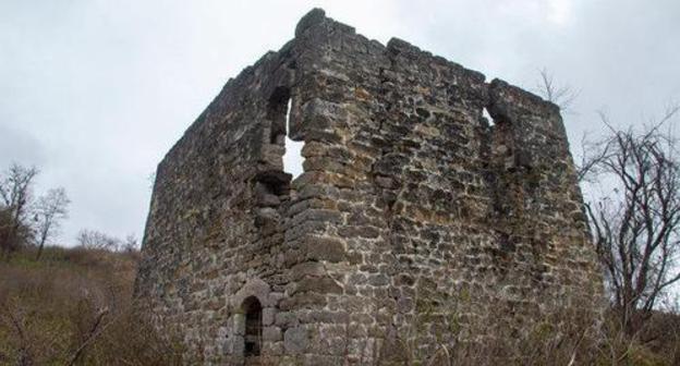 Dattykhskaya Tower on the bank of the Fortanga River. Photo by Zurab Pliev for the "Caucasian Knot"