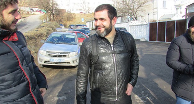 Ingush activists released from SIZO in Pyatigorsk. Eliskhan Azhigov (centre) after being released, January 13, 2020. Photo by Vyacheslav Yaschenko for the Caucasian Knot