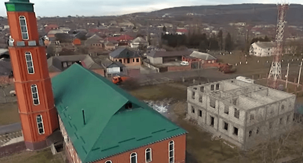 Dwelling settlement of Gikalo. Screenshot from video posted by the "Grozny" ChGTRK https://www.youtube.com/watch?v=wZl9dsUShg8