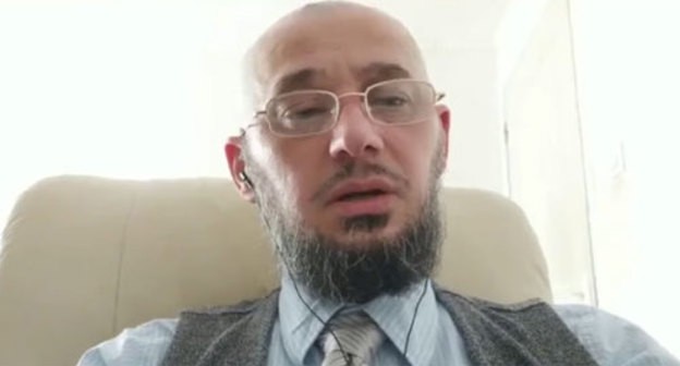 Imran Aliev. Screenshot from video posted at YouTube Channel "KYFiK OLEG - PRIME-SHOW" https://www.youtube.com/channel/UCNfz5rSvhXDkZO9ZJjNpmlw