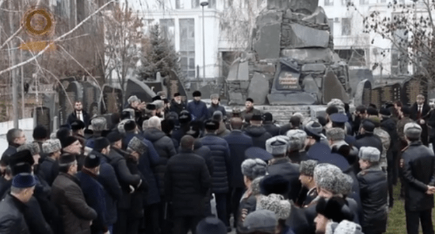 Kadyrov delivers a speech for the participants of an official mourning rally in Grozny on February 23, 2020. Screenshot of the video on Instagram https://www.instagram.com/p/B86iC4Do2CN