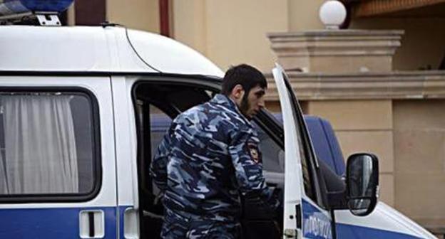 Policeman in Grozny. Photo: REUTERS / Said Tsarnayev