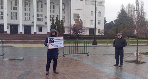 Joint action of supporters of Abdulmumin Gadjiev and Murtazali Gasanguseinov in Makhachkala, March 16, 2020. Photo by Rasul Magomedov for the "Caucasian Knot"