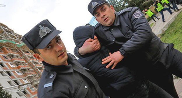 Police detain participants of protest rally in Baku, February 16, 2020. Photo by Aziz Karimov for the Caucasian Knot