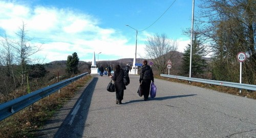 'Inguri' border checkpoint. Screenshot: https://1tv.ge/ab/news/egrmti-atcha-ashmqs-tchvmtcti-amshqa-rzm-azcaara-hanbaxmnhwei-afotoazhabzhь/