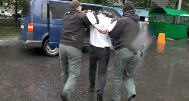 The detention of Giorgi Guev, a native of North Ossetia. May 2019. Screenshot of the video at the YouTube channel of the Investigative Committee of the Russian Federation https://www.youtube.com/watch?v=yYQEb5nf0Iw&amp;feature=youtu.be