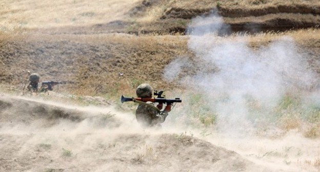 A soldier of the Azerbaijani army. Photo by the press service of the Ministry of Defence of Azerbaijan https://mod.gov.az/az/news/en-yaxsi-motoatici-boluk-adi-ugrunda-yaris-kecirilir-video-31141.html