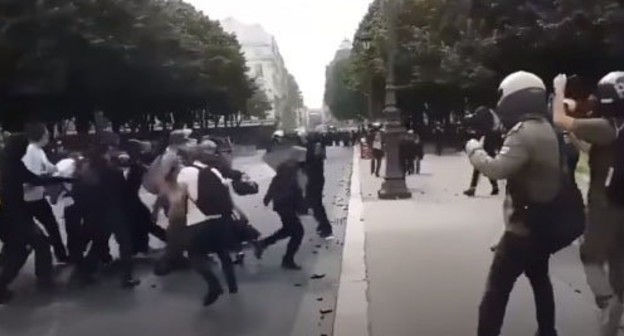 Clashes in Dijon. Screenshot of the video https://www.youtube.com/watch?v=F1mO7utCDbo