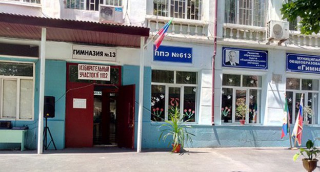 An entrance to a polling station. July 1, 2020. Photo by Rasul Magomedov for the "Caucasian Knot"