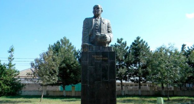 Monument to Nariman Narimanov in Marneuli. Photo: minval.az