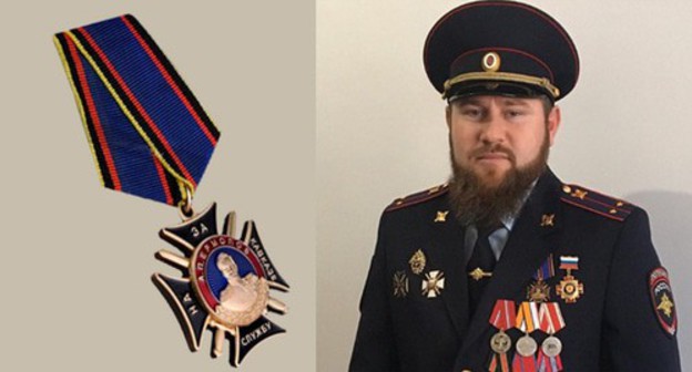 Zamid Chalaev, a commander of the Chechen special forces regiment, demonstrates a medal "For Service in the Caucasus". A picture of a medal "For Service in the Caucasus" is on the left. Collage by the "Caucasian Knot". Photo http://knagrade.ru/ https://www.instagram.com/p/CCkh3z3qc4L