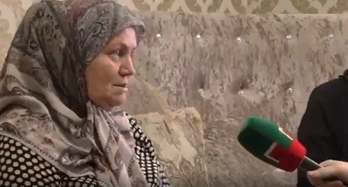 Interview with Madina Umaeva's mother. Screenshot from video by @heda_saratova