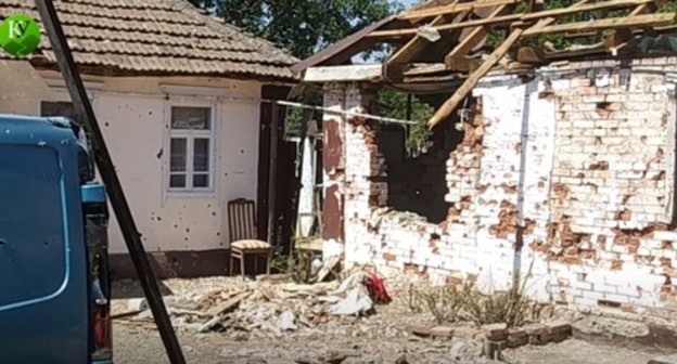 The house damaged during a counterterrorist operation. Screenshot of the video by the "Caucasian Knot"