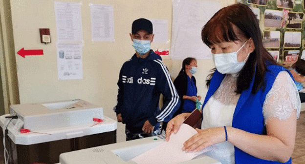 A polling station in Astrakhan. Photo: press service of the Election Committee for Astrakhan, http://www.astrakhan.izbirkom.ru/news/9902/