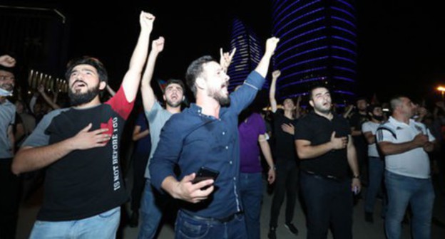 Spontaneous rally in support of the Azerbaijani Army, Baku, July 14, 2020. Photo by Aziz Karimov for the Caucasian Knot