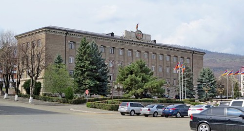 Residence of the President of Nagorno-Karabakh in Stepanakert. Photo by Alvard Grigoryan for the Caucasian Knot