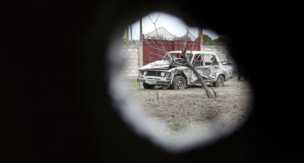 A car destroyed as a result of shelling attacks in the Karabakh conflict zone. Photo: Vahram Baghdasaryan/Photolure via REUTERS