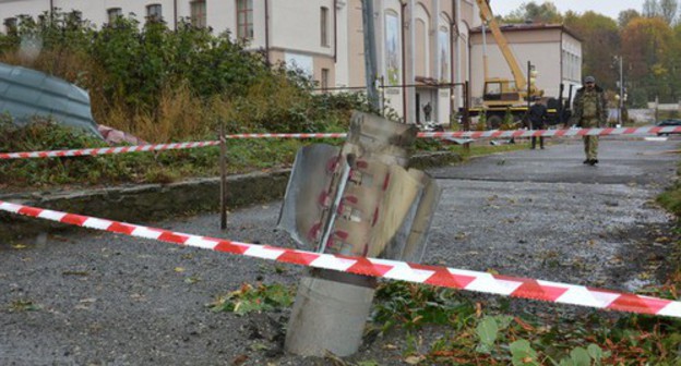 Unexploded bomb in Stepanakert. Photo: Department for Emergencies of Nagorno-Karabakh, https://www.facebook.com/RescueServiceOfTheNKR/posts/3763383793696068