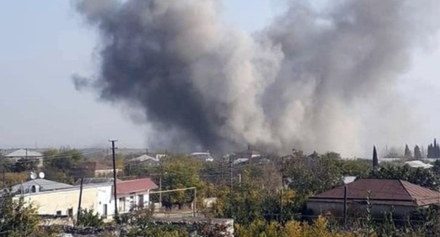 Smoke from explosion of rocket above Martakert. Photo: https://www.facebook.com/ArtsakhInformation/posts/202241151416673?notif_id=1603960013602332&notif_t=page_highlights&ref=notif