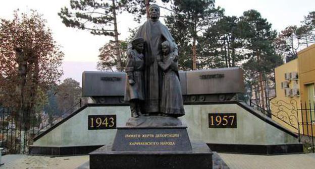 The Memorial to the Victims of the Deportation opened up for public in the village of Uchkenen on May 2, 2014. Photo by Leonid Tarasyev https://lookmytrips.com/585e8900ff9367418508a421/pamiatnik-zhertvam-deportatsii-ff9367