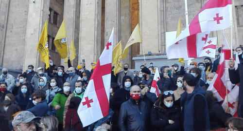 Protest rally in Tbilisi. Screenshot from the videoо posted by the Caucasian Knot at: https://www.youtube.com/watch?v=jd4-ijcWMI0&feature=youtu.be