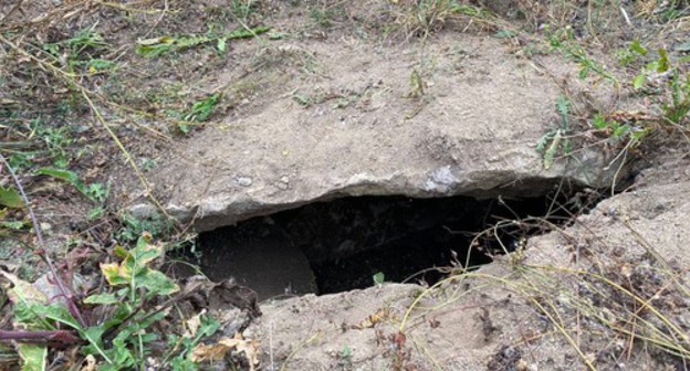 Plundered burials in the vicinity of the village of Atazhukino. Photo by Victor Kotlyarov, https://www.facebook.com/photo.php?fbid=2791808004400975&amp;set=pcb.2791808757734233&amp;type=3&amp;theater