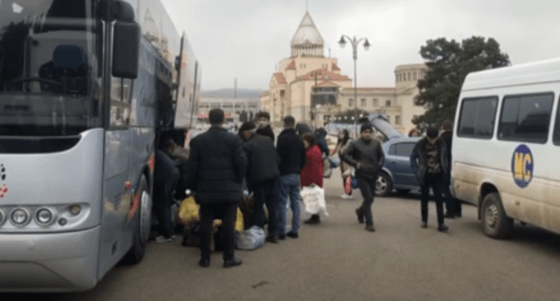 Buses with the refugees who returned to Stepanakert. November 20, 2020. Screenshot of the video by the Russian Ministry of Defence https://youtu.be/y5xgtPDxz-g