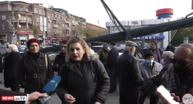 Residents of Berdzor and Agavno hold protest action in Yerevan, December 6, 2020. Screenshot: News.am https://www.youtube.com/watch?v=Tg2JQzKFXpc&feature=emb_title