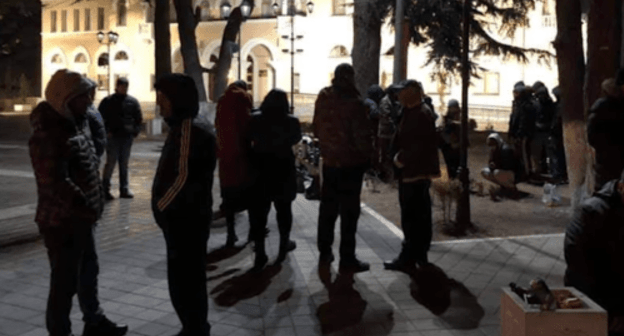 Protesters at the Theatre Square in Tskhinvali. Screenshot: https://youtu.be/3FTil6leCFU