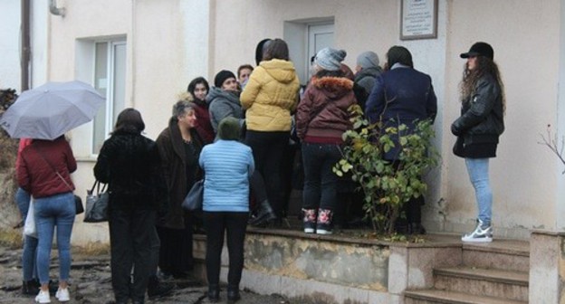 The queue at a post office in the town of Askeran, Nagorno-Karabakh, December 14, 2020. Photo by Alvard Grigoryan for the "Caucasian Knot"