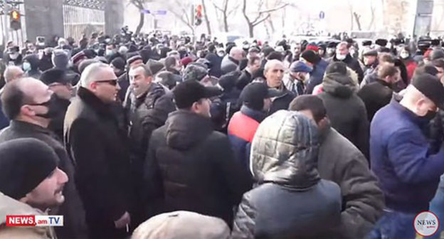 Participants of a protest action in Yerevan. December 28, 2020. Screenshot of the video by News.am https://www.youtube.com/watch?v=zRAZ3IhCUPM&amp;feature=emb_title