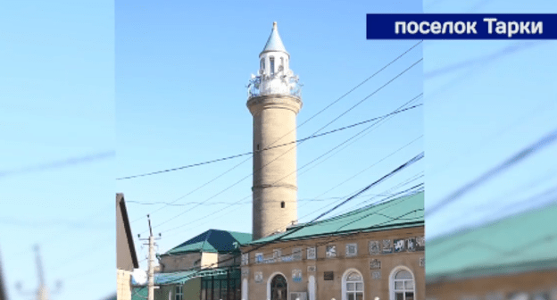 Mosque in the village of Tarki. Screenshot from video posted on Salman Dadayev Instragram page: https://www.instagram.com/p/CJvo_A3oFKz/