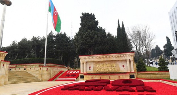 Tthe Shaheeds' (Martyrs') Alley in Baku decorated with flowers on the eve of the "Black January" anniversary. Photo: press service of the President of Azerbaijan