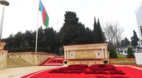 Tthe Shaheeds' (Martyrs') Alley in Baku decorated with flowers on the eve of the "Black January" anniversary. Photo: press service of the President of Azerbaijan