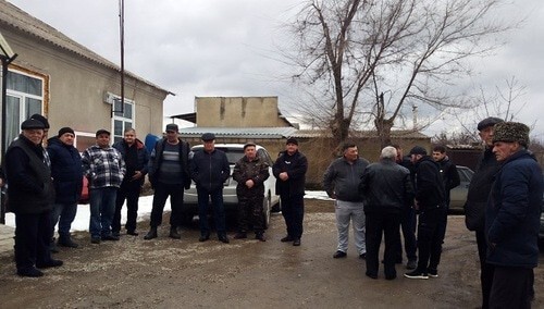 Gathering of residents of the dwelling settlement of Progress in the Stavropol Territory. Photo by Lyudmila Maratova for the Caucasian Knot