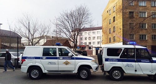 Entrance to the police department for Kirovsky Disctrict of Makhachkala, April 2, 2021. Photo by Rasul Magomedov for the Caucasian Knot