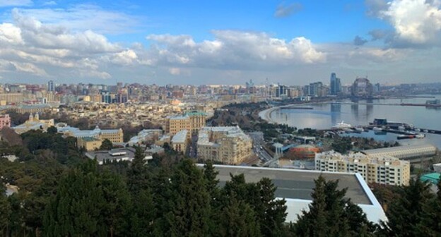 Baku. Photo: Robot8A https://commons.wikimedia.org/wiki/Category:Baku#/media/File:Baku_15_09_25_657000.jpeg