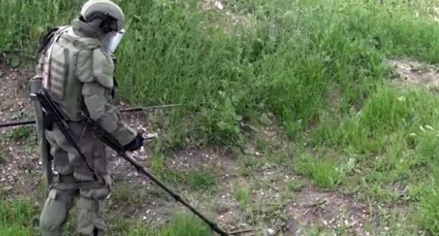 Russian sappers demine highway in Nagorno-Karabakh. Photo by the press service of the Russian Ministry of Defence http://mil.ru/russian_peacekeeping_forces/news/more.htm?id=12360907@egNews