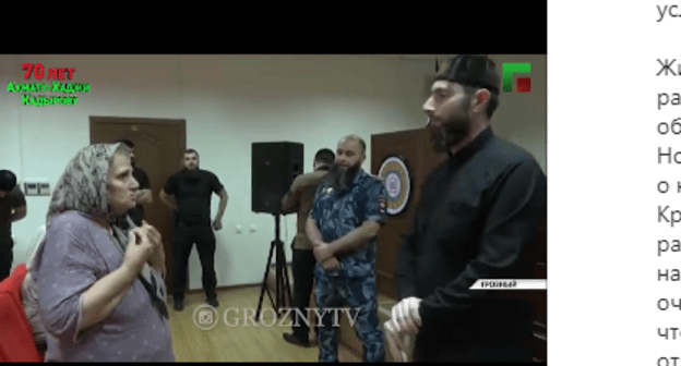 Adam Elzhurkaev, head of the Centre for Islamic Medicine, scolds a Chechen resident. Screenshot: http://www.instagram.com/p/CRBMJHhFzSJ