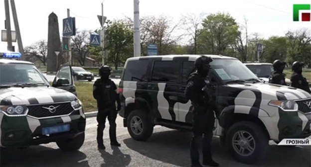 Law enforcers in Grozny. Screenshot of a video by the "Grozny" TV channel https://www.youtube.com/watch?v=rBL-u2jTFcQ