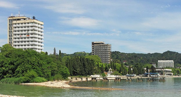 Embankment in Sukhum, Abkhazia. Photo: Hons084 / Wikimedia Commons, http://ru.wikipedia.org